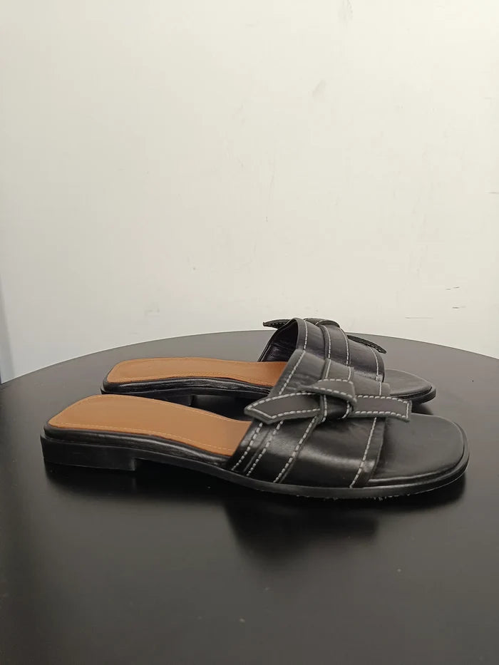 Flattered My-skinnsandaler NWOT