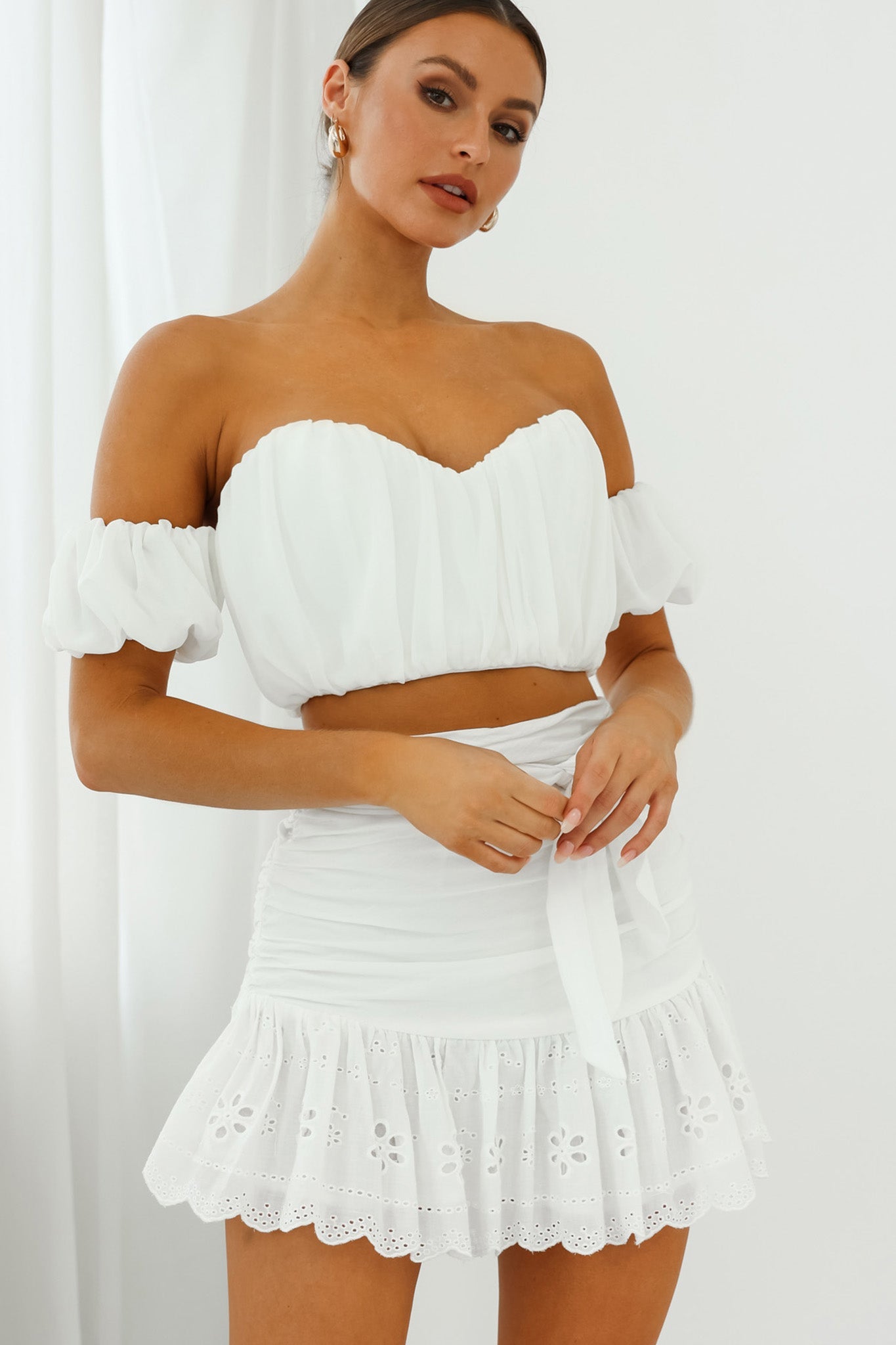 Bisous Sweetheart Neckline Ruched Off-Shoulder Crop Top White