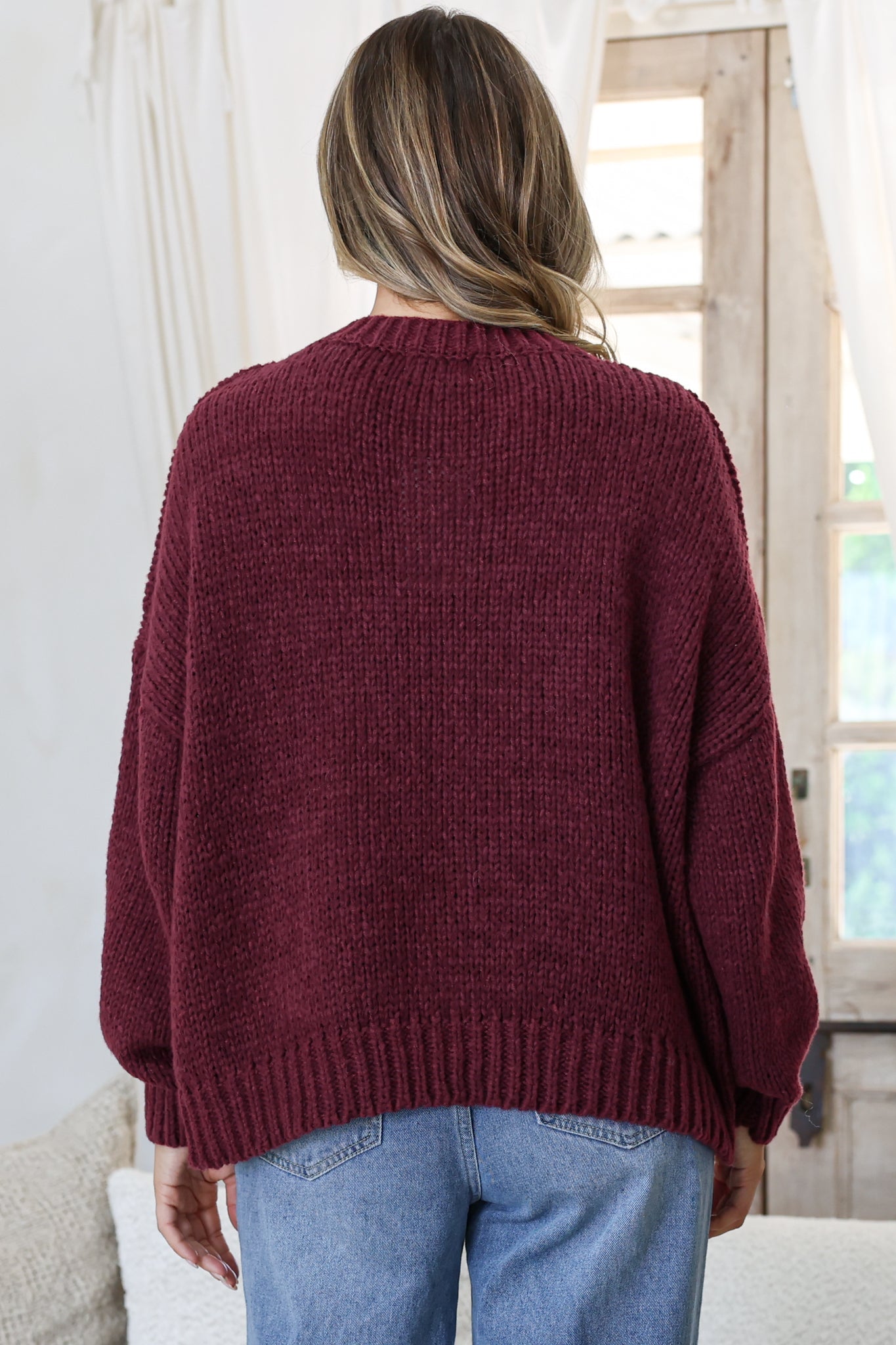 Amara Jumper - Crew Neck Floral Motif Knit with Ribbed Hemlines in Wine