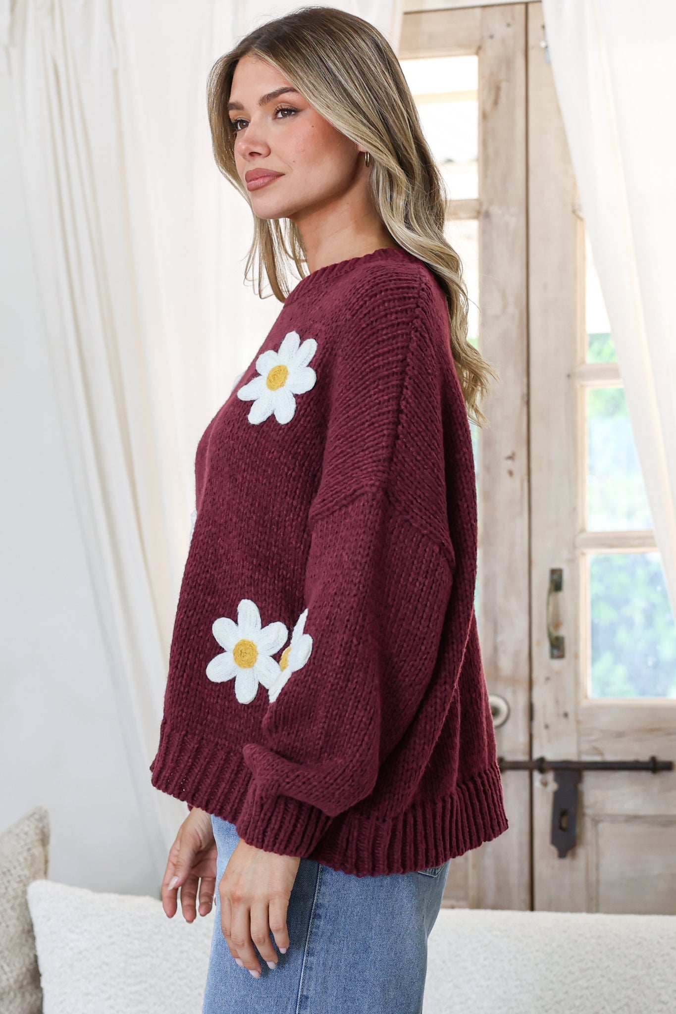 Amara Jumper - Crew Neck Floral Motif Knit with Ribbed Hemlines in Wine