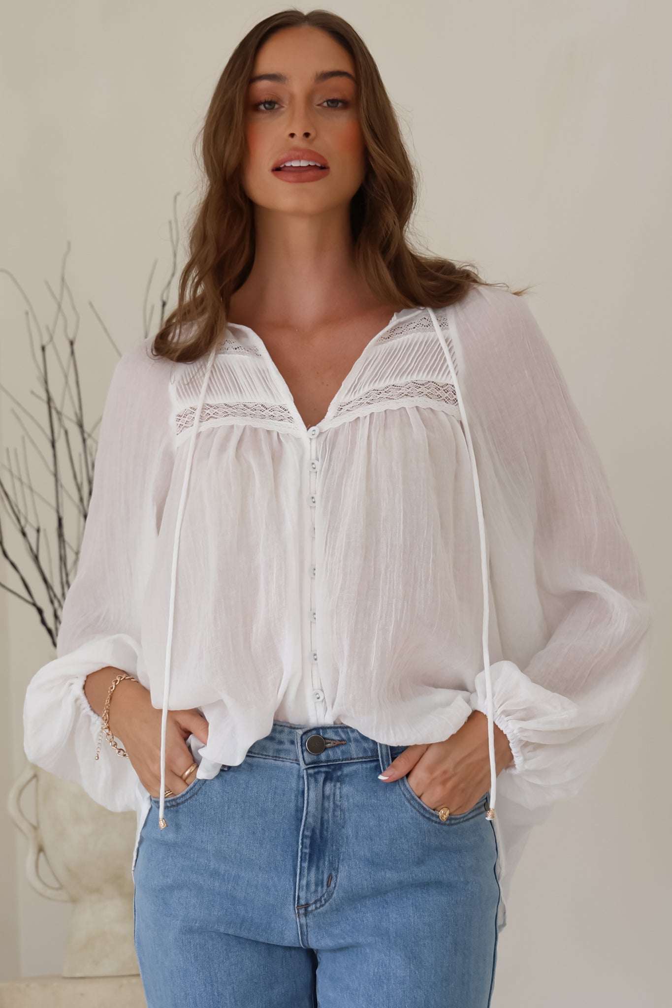 Angeline Top - Buttoned Down Scoop Hem Balloon Sleeve Blouse in White