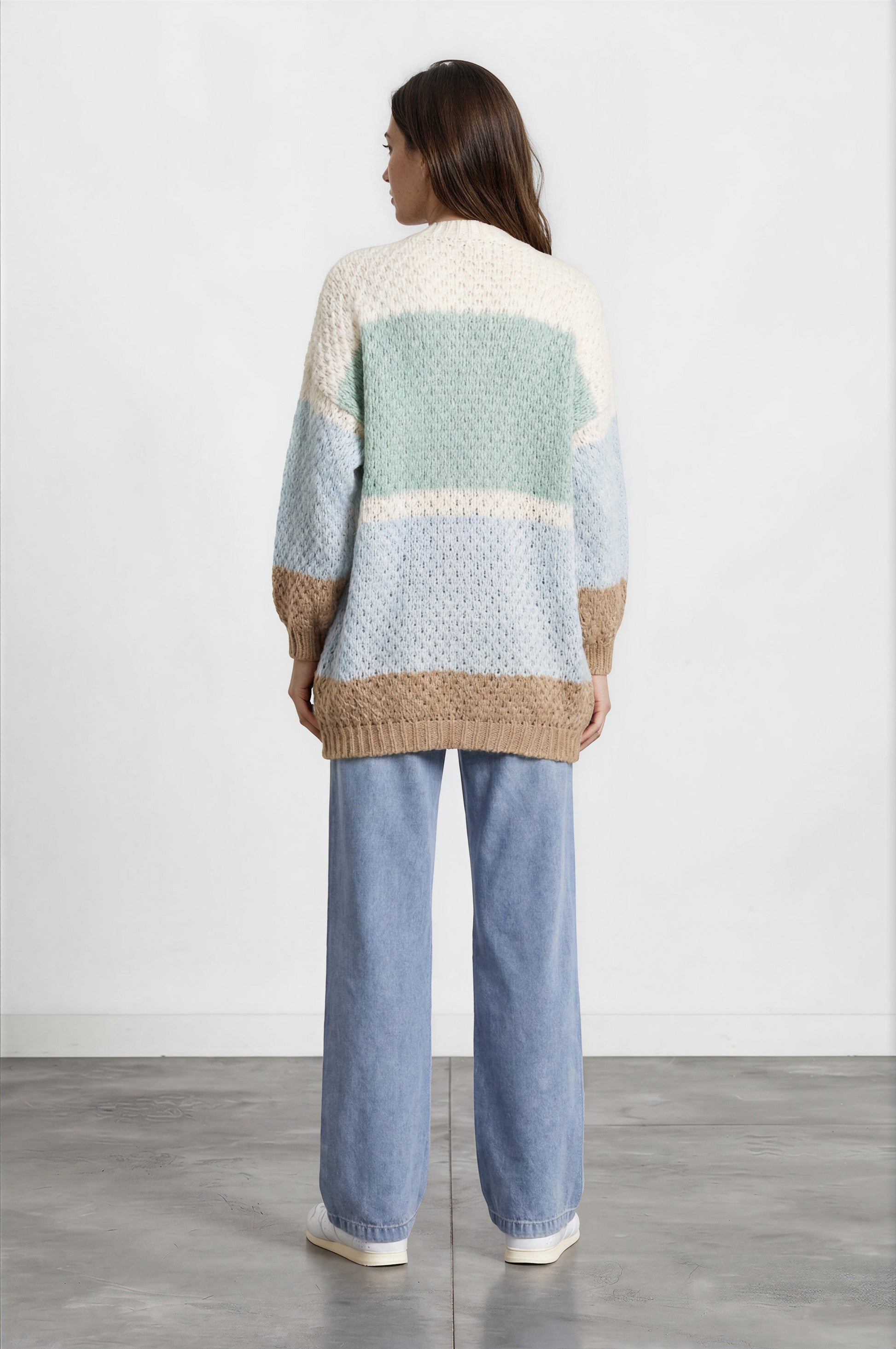 Kash Jeans - Relaxed Mid Rise Mum Jeans in Light Denim