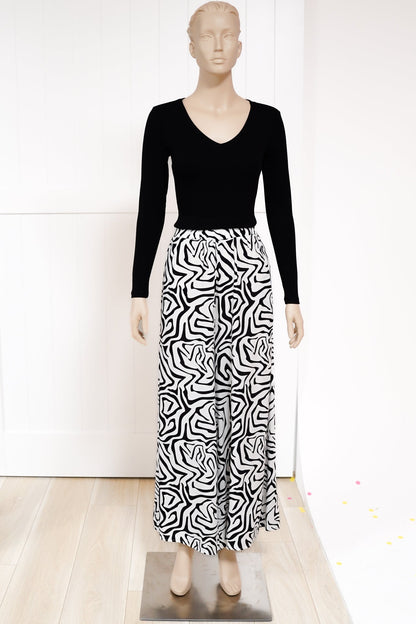 Channing Pants - High Waisted Wide-Leg Pants with Pockets in Jangle Print Black