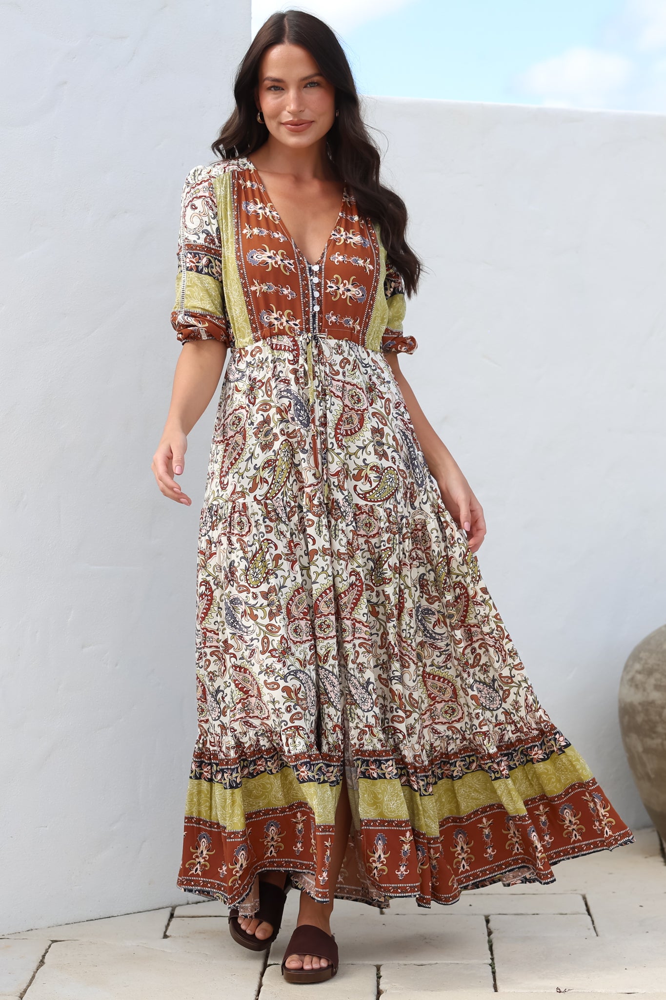JAASE - Ebony Maxi Dress: V Neck Pull Tie Waist Dress with Front Split in Oakie Print