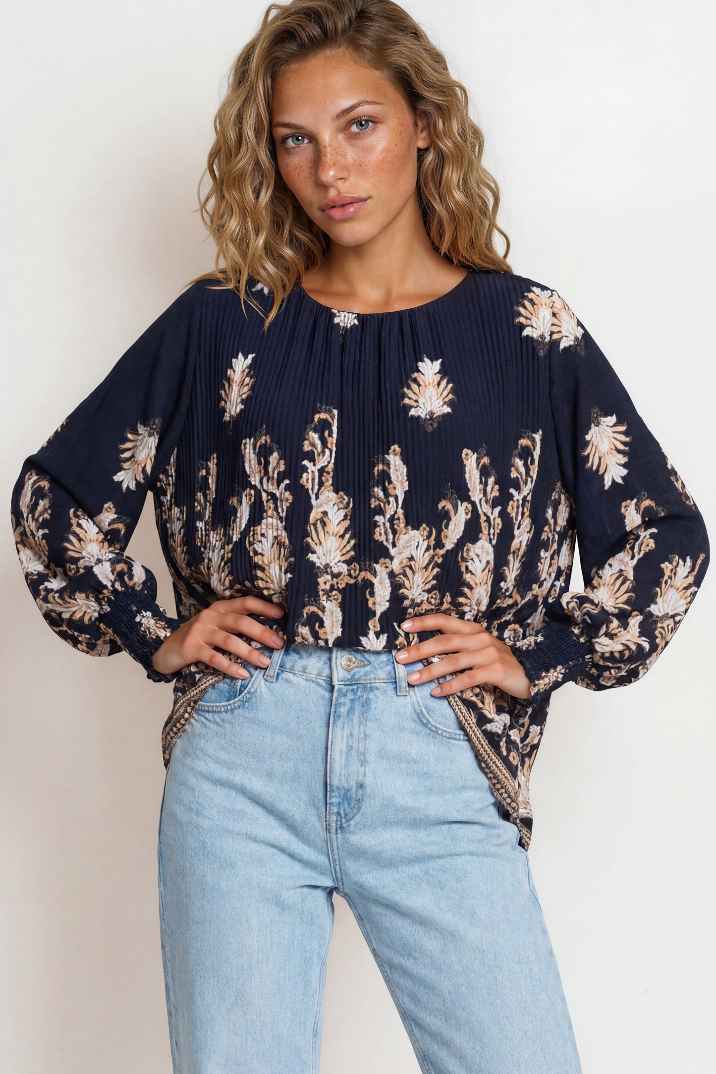 Gelina Top - Crew Neck Pleated High Low Pull Over with Balloon Sleeves in Lynsey Print Navy