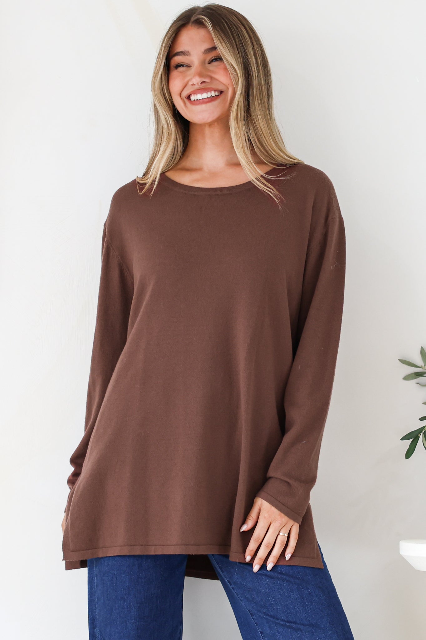 Rylee Jumper - Crew Neck Long Sleeve Pullover with Side Splits in Chocolate