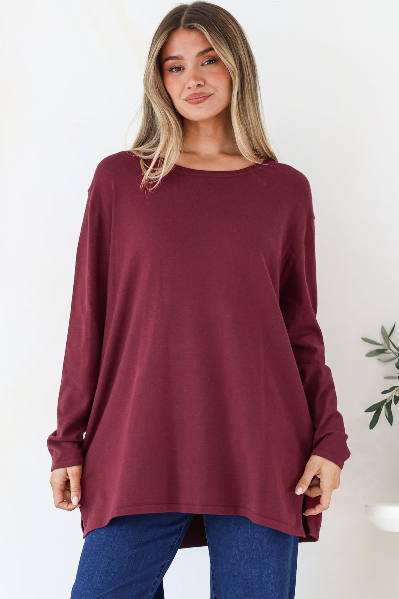 Rylee Jumper - Crew Neck Long Sleeve Pullover with Side Splits in Wine