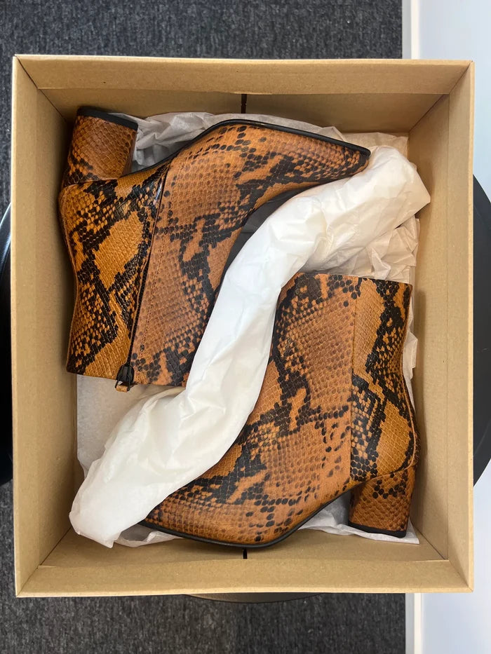 Blankens The Riverside Serpent-skinnboots NWOT