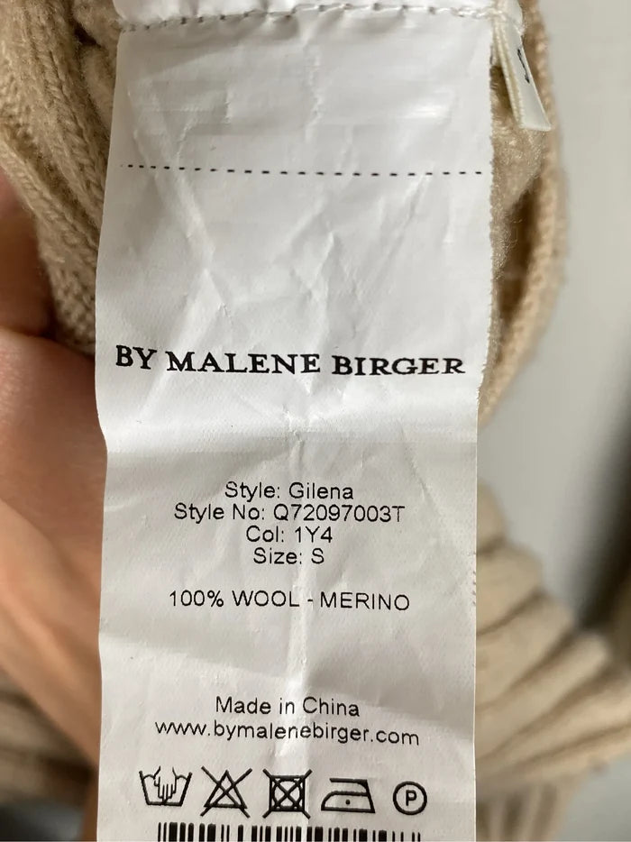 By Malene Birger Gilena-ullklänning