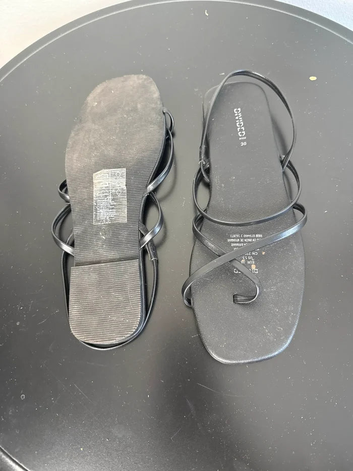 Divided-sandaler