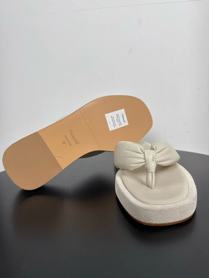 Flattered Blair Creme Leather / Suede-skinnsandaler