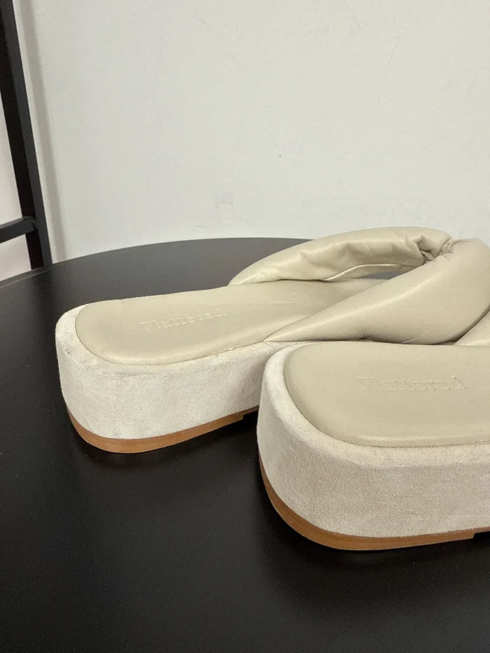 Flattered Blair Creme Leather / Suede-skinnsandaler