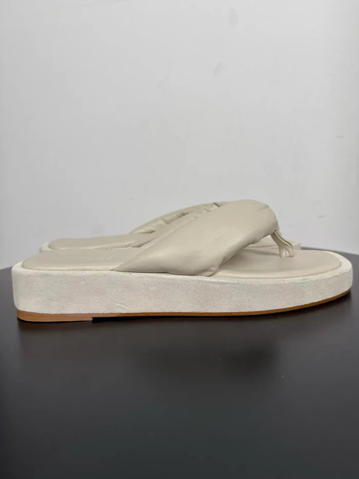 Flattered Blair Creme Leather / Suede-skinnsandaler