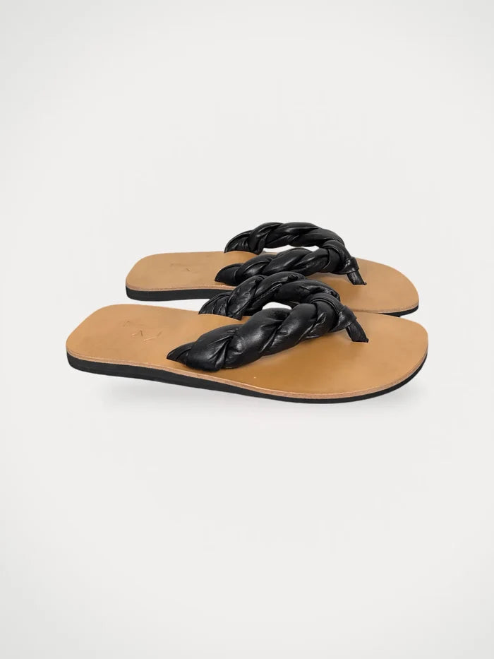 Flattered Blanche Black Leather-skinnflip-flops