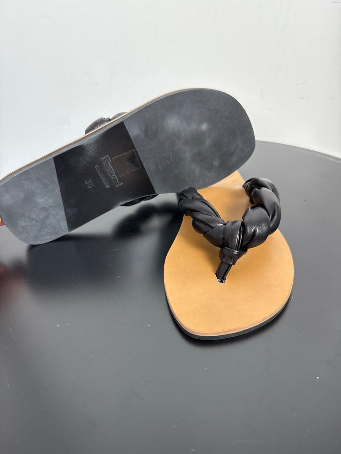 Flattered Blanche Black Leather-skinnflip-flops