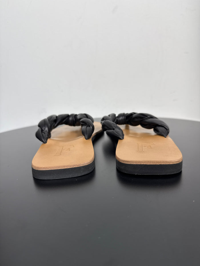 Flattered Blanche Black Leather-skinnflip-flops