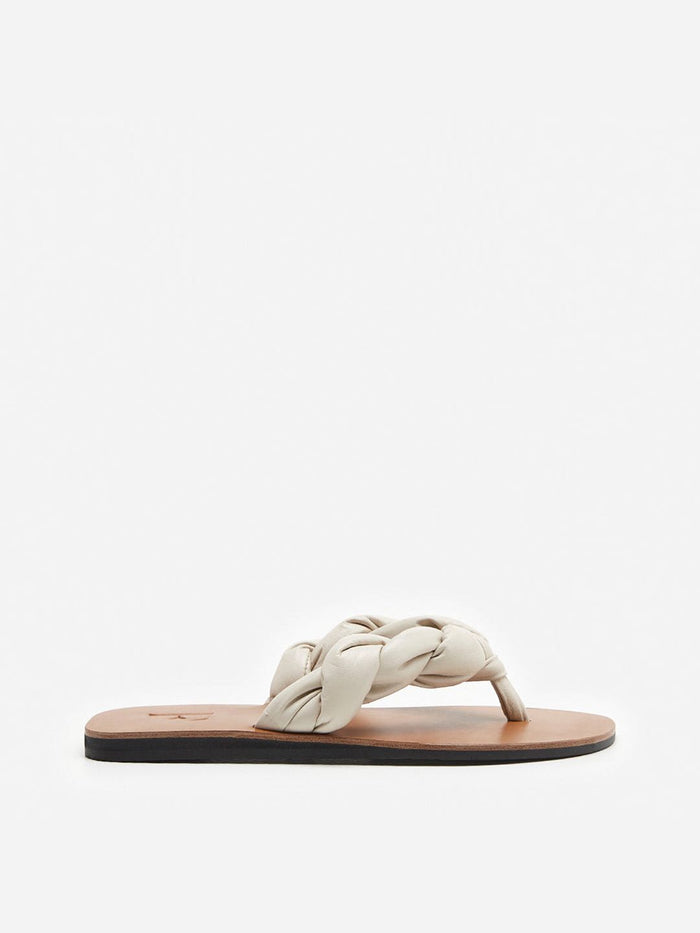 Flattered Blanche Creme Leather-skinnflip-flops NWOT