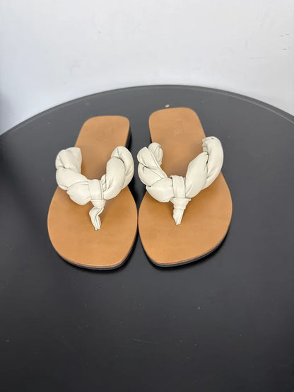 Flattered Blanche Creme Leather-skinnflip-flops NWOT