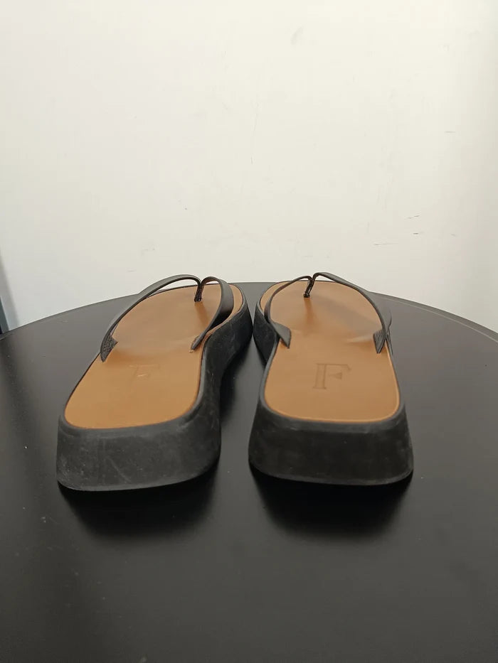 Flattered Brooke Black Leather-skinnflip-flops