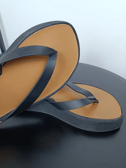 Flattered Brooke black leather-skinnflip-flops