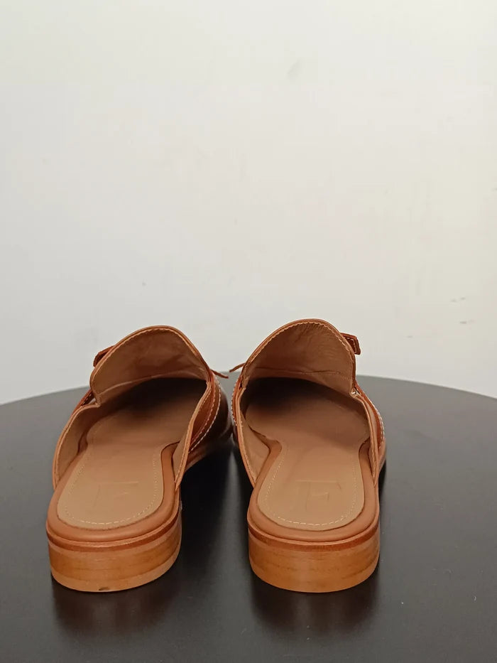 Flattered Daisy Leather Brown-skinnsandaler NWOT