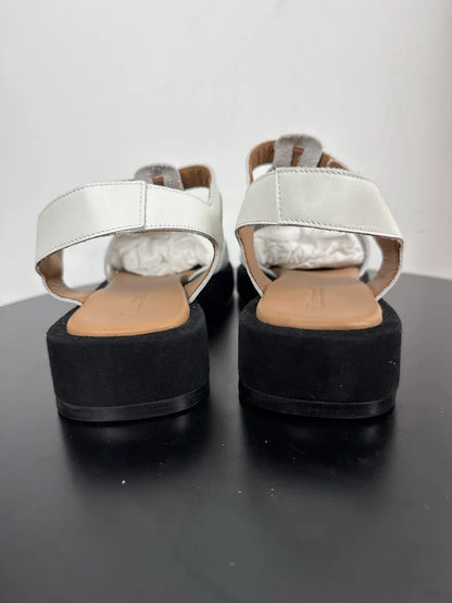 Flattered Gigi White Leather-skinnsandaler