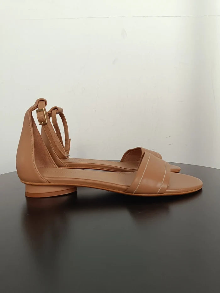 Flattered Hero-skinnsandaler NWOT
