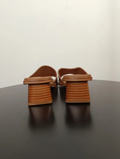 Flattered Jody Beige-skinnklackar NWOT