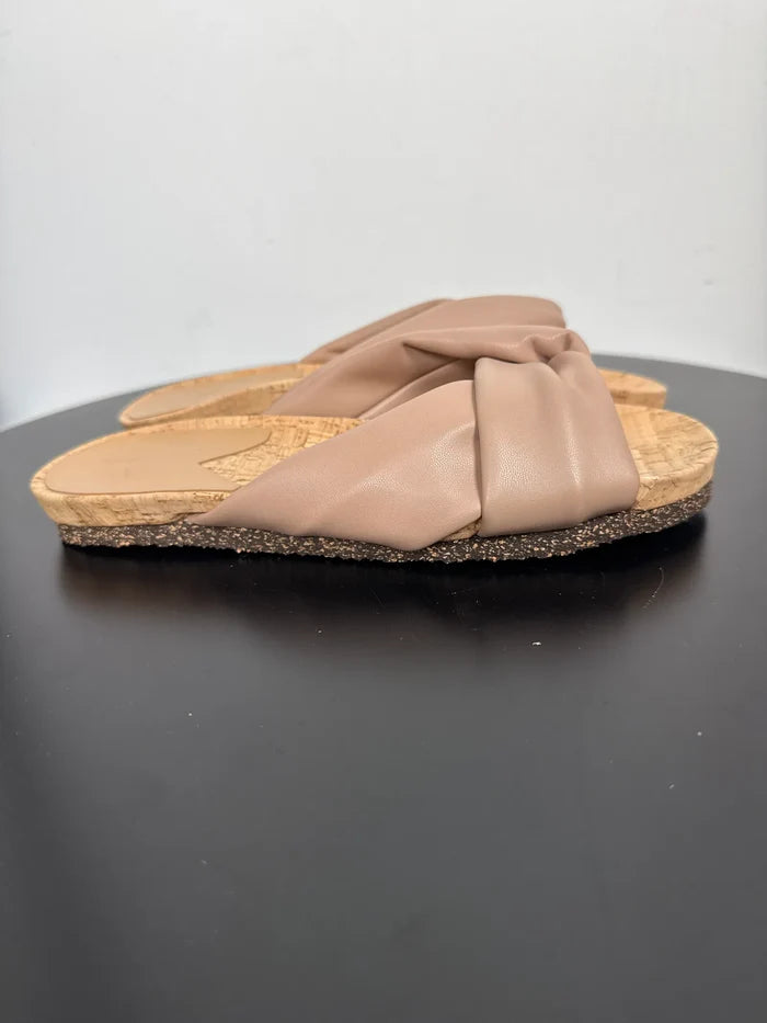 Flattered Lou Beige Vegan-skinnsandaler NWOT