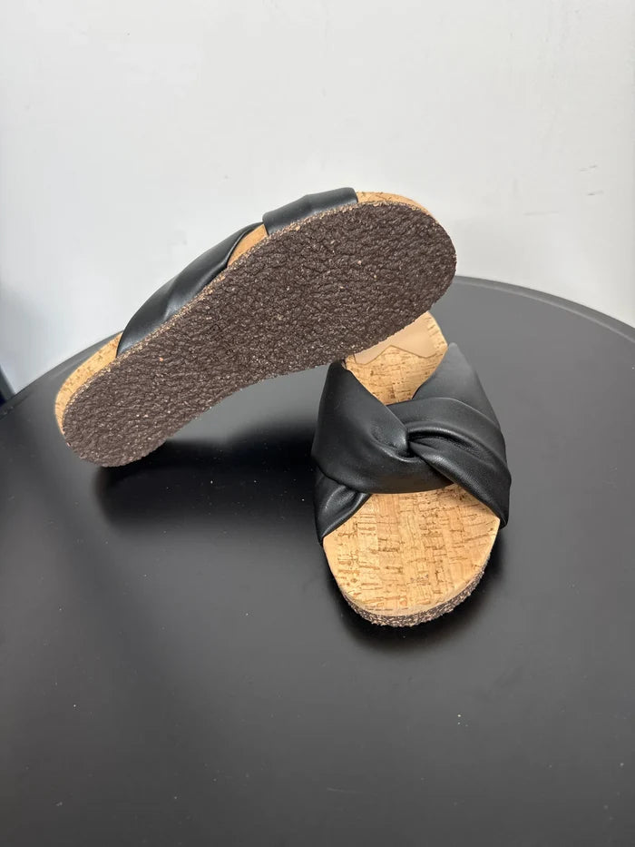 Flattered Lou Black Vegan-skinnsandaler NWOT