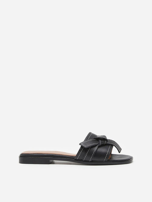 Flattered My-skinnsandaler NWOT