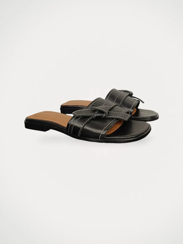 Flattered My-skinnsandaler NWOT