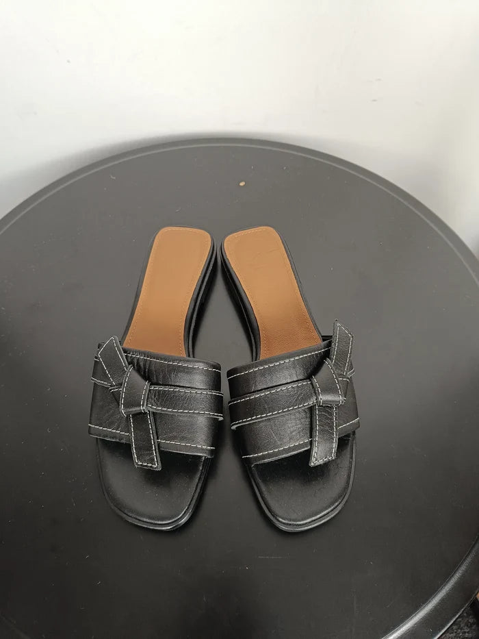 Flattered My-skinnsandaler NWOT