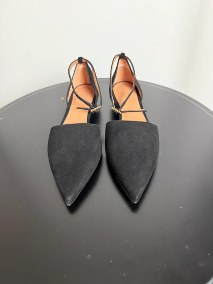 Flattered-sandaler