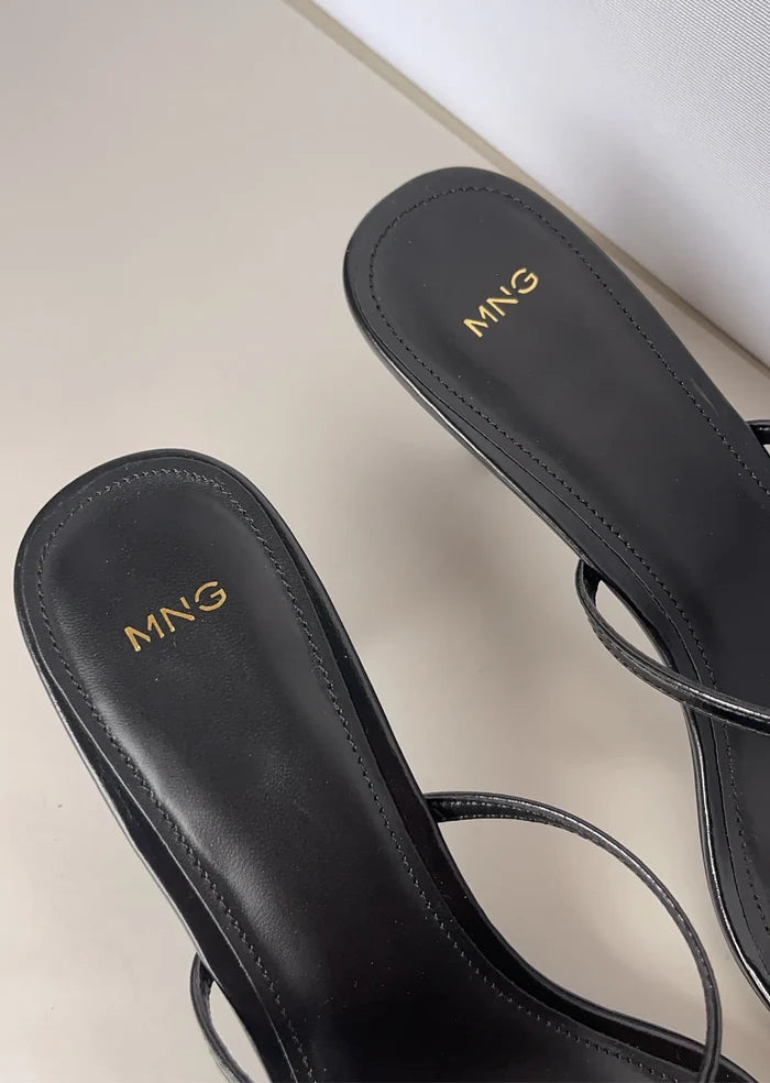 Mng-skinnsandaler