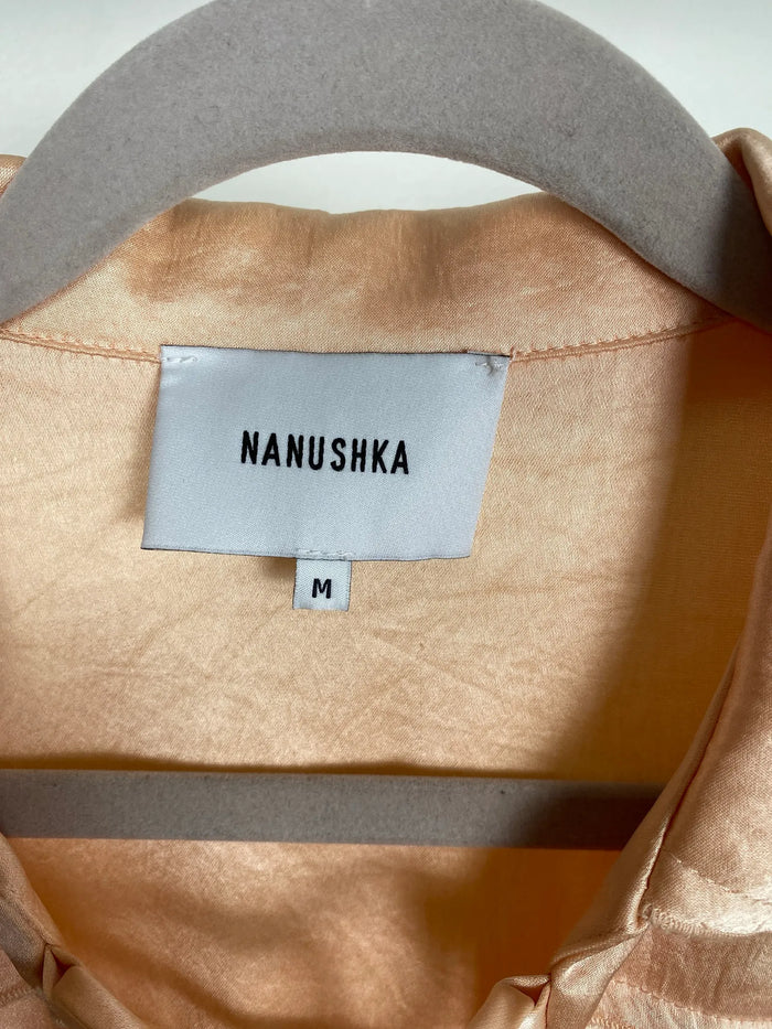 Nanushka-klänning
