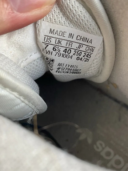 Adidas-skinnsneakers