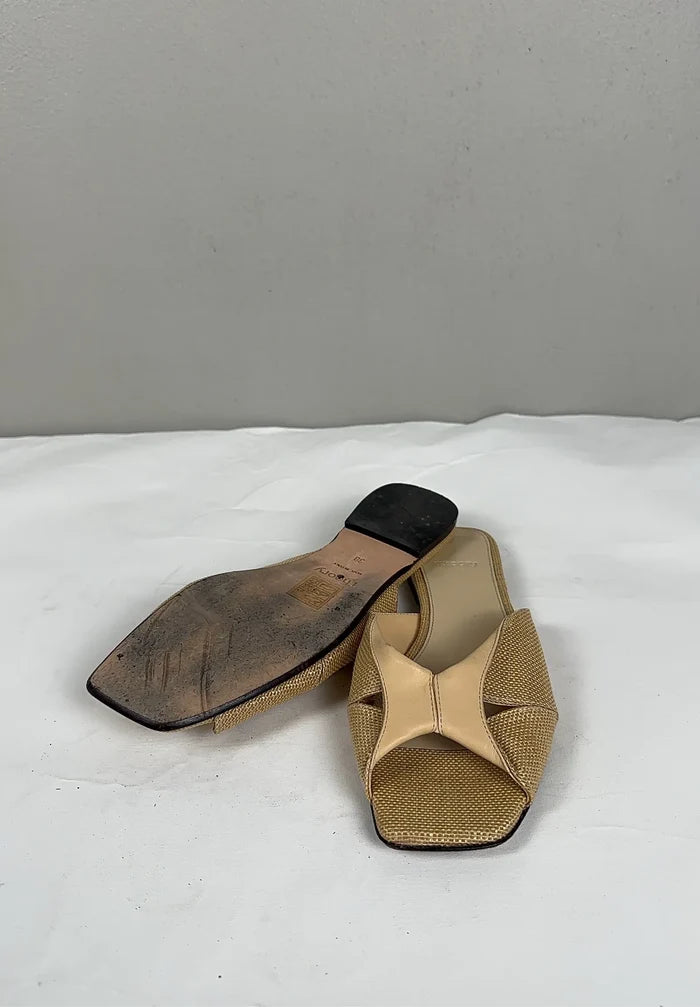 Theory-sandaler